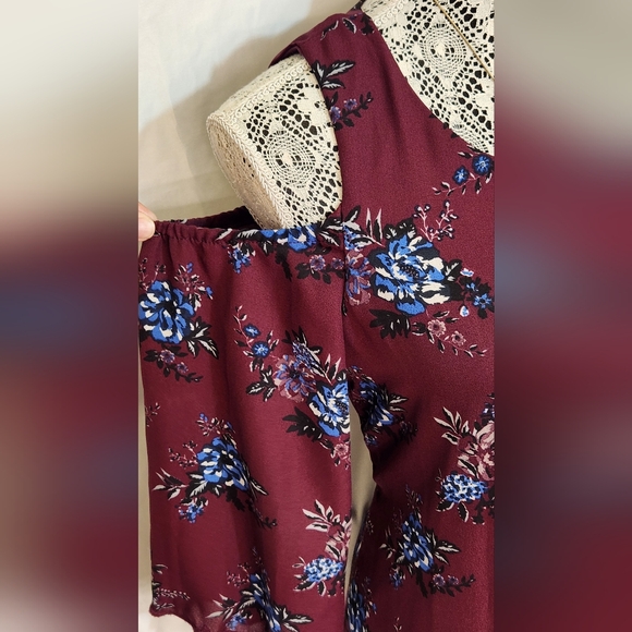 Lily Rose burgundy cold shoulder dress - Picture 3 of 7